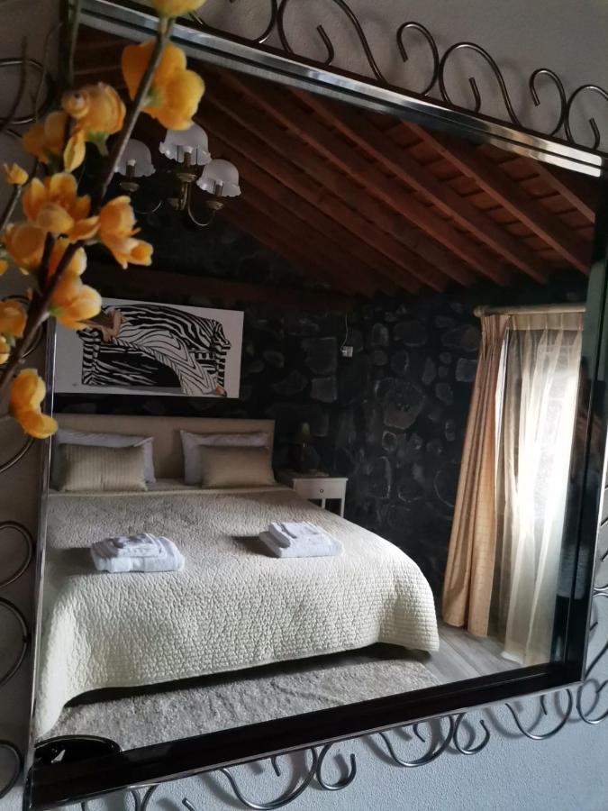 Casinha De Pedra *